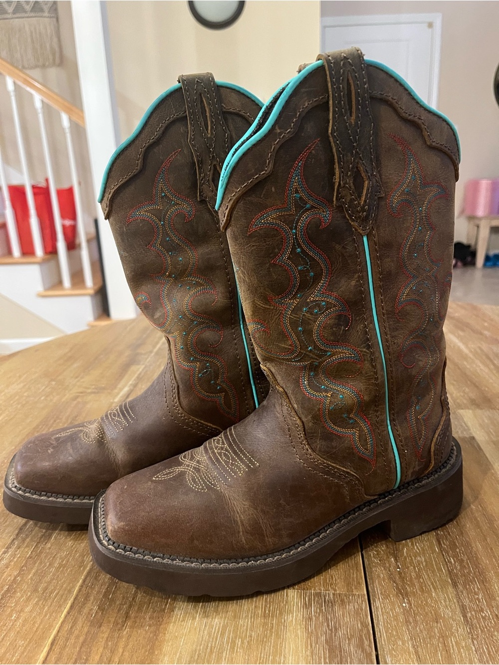 Justin Gypsy Raya 8.5 cowboy boots.